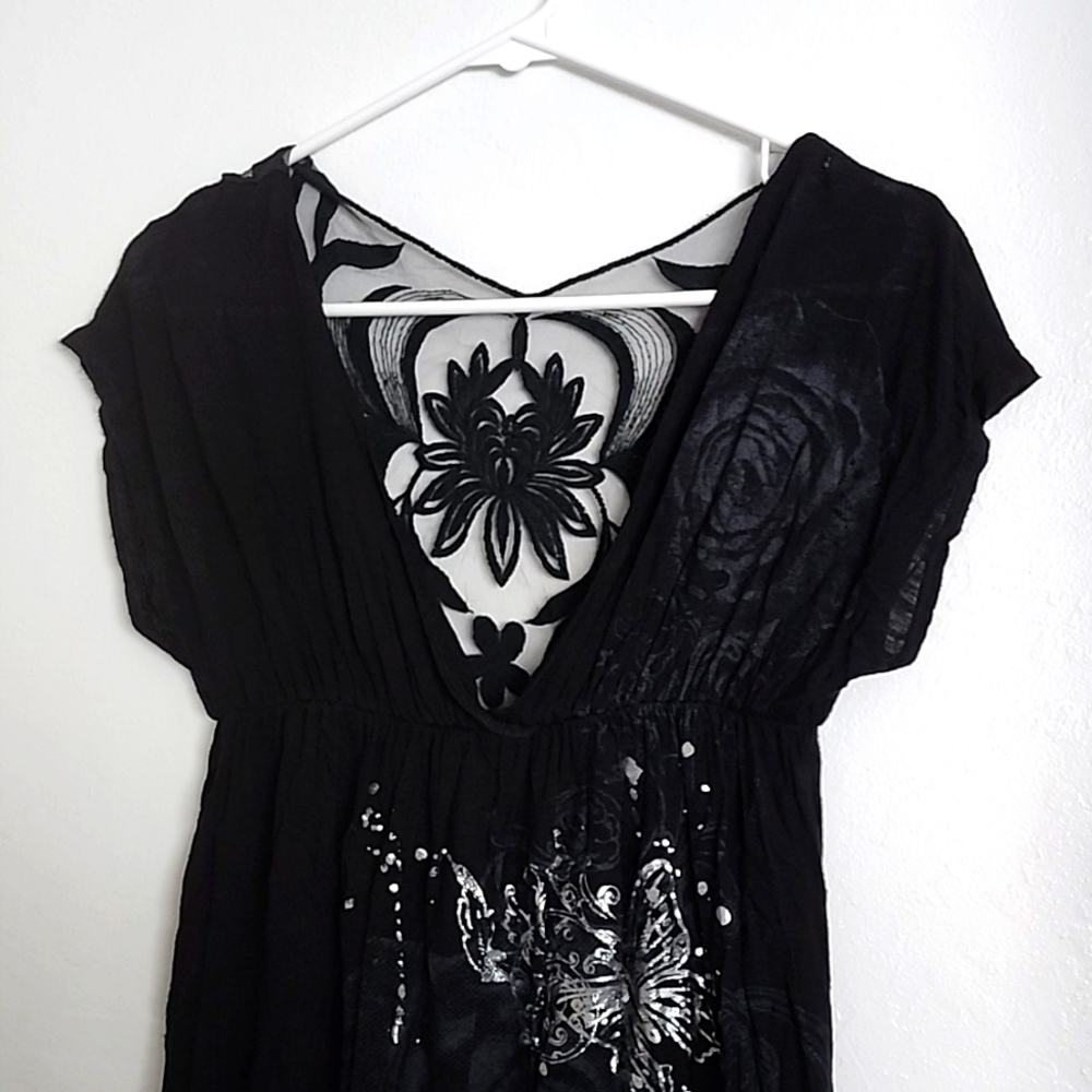 Cute detailed top